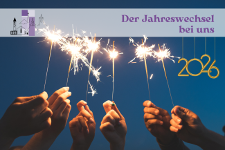 Hände mit Wunderkerzen