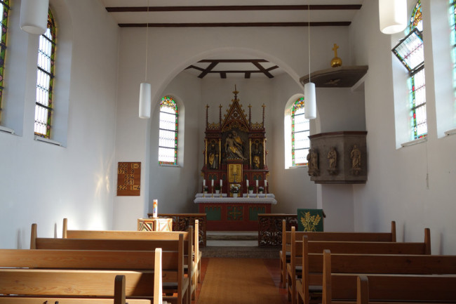 Die Markuskirche Innenansicht, Blick zum Altar