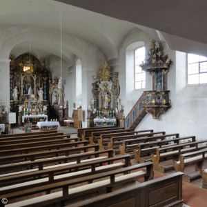 Innenraum der Elisabethenkirche mit Blick zum Altar